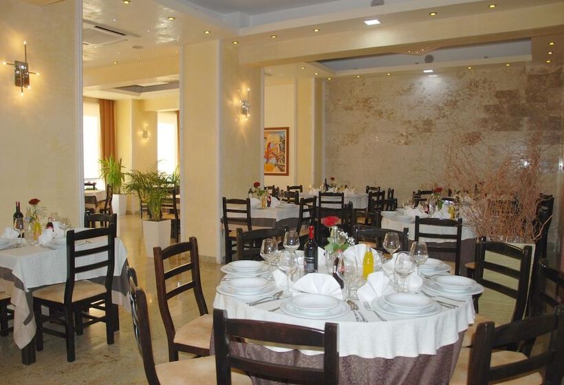 Fotos del hotel Gega:  8