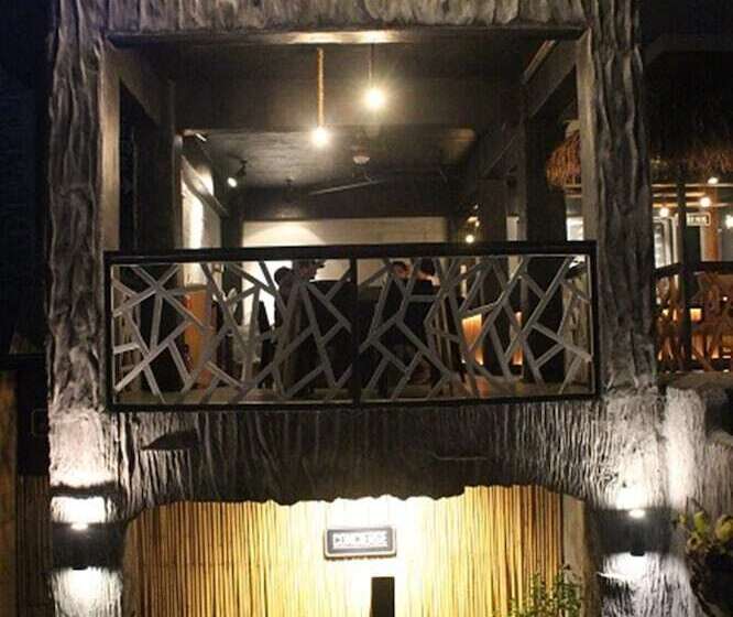 The Cavern Pod  & Specialty Café  Hostel