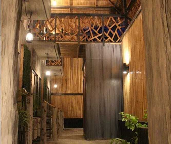 Fotos del hotel The Cavern Pod  & Specialty Café  Hostel:  2