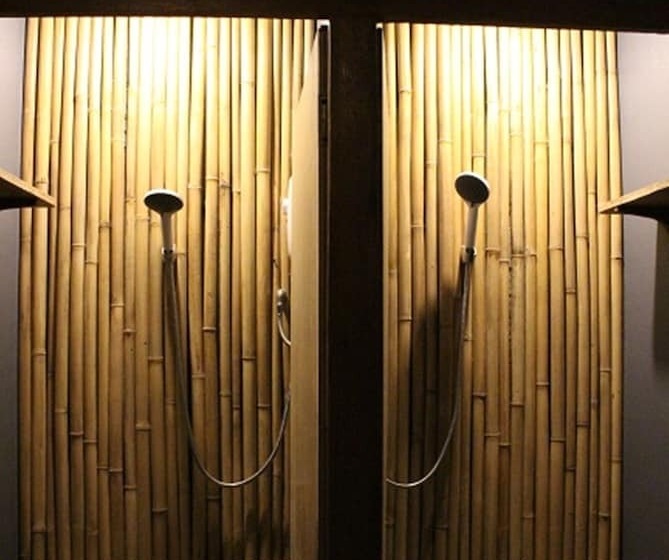 Fotos del hotel The Cavern Pod  & Specialty Café  Hostel:  12