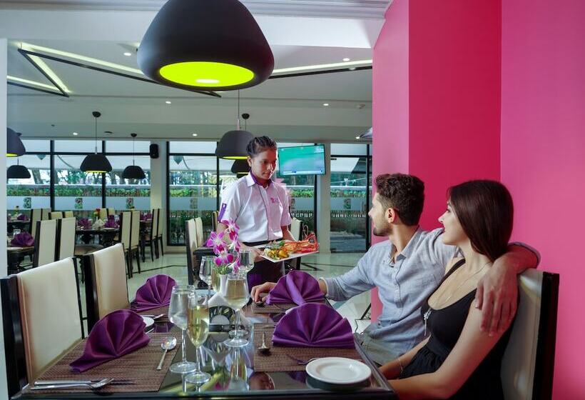 Fotos del hotel The Blooms Cochin:  3