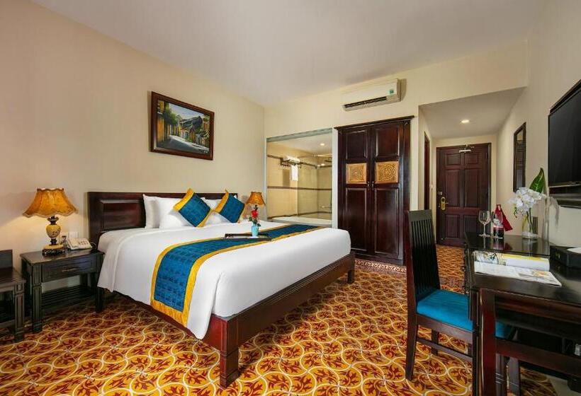 Hoi An River Green Boutique