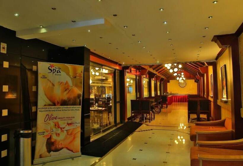 Fotos del hotel Saas Tower:  7