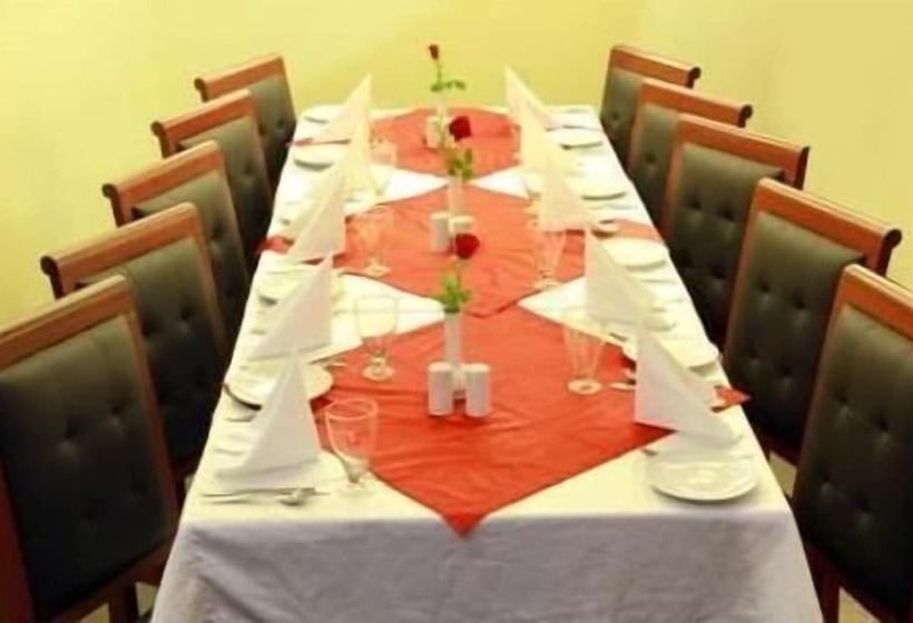 Fotos del hotel Saas Tower:  14