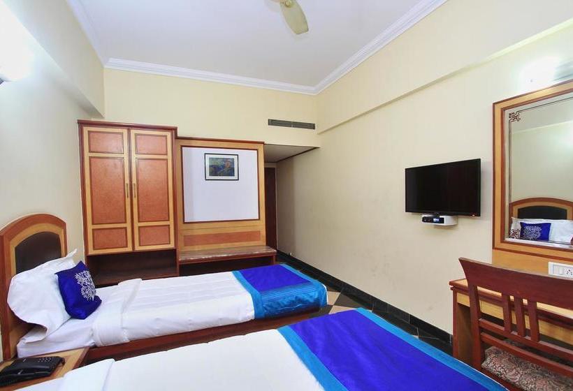 Fotos del hotel Oyo 4439 Aura Inn:  17