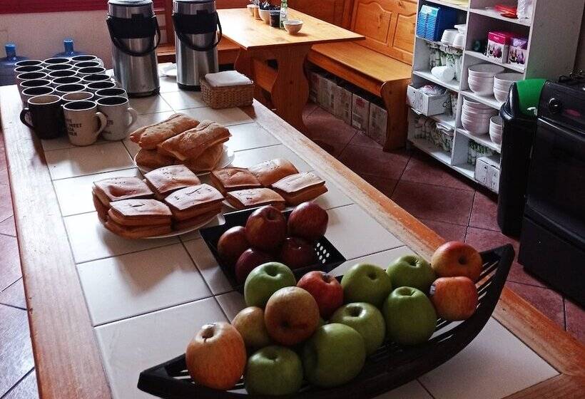 Fotos del hotel Hostal Irreal:  2