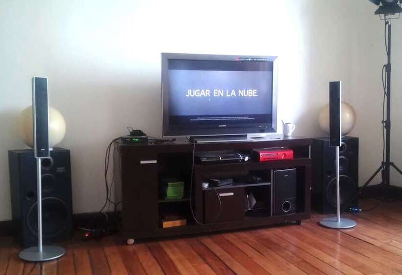 Fotos del hotel Hostal Irreal:  7