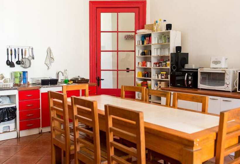 Fotos del hotel Hostal Irreal:  8