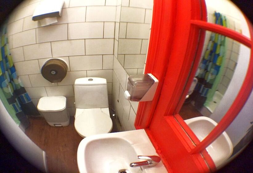 Fotos del hotel Hostal Irreal:  4