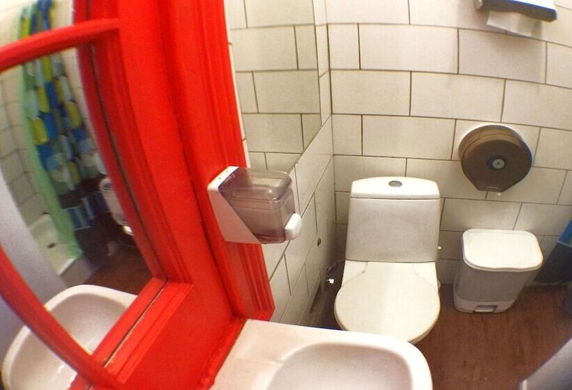 Fotos del hotel Hostal Irreal:  9