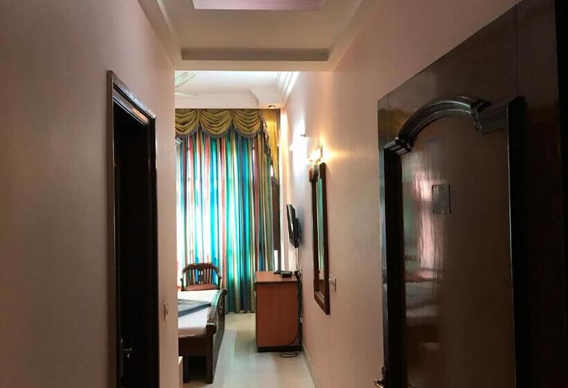 Fotos del hotel D.r. International:  23