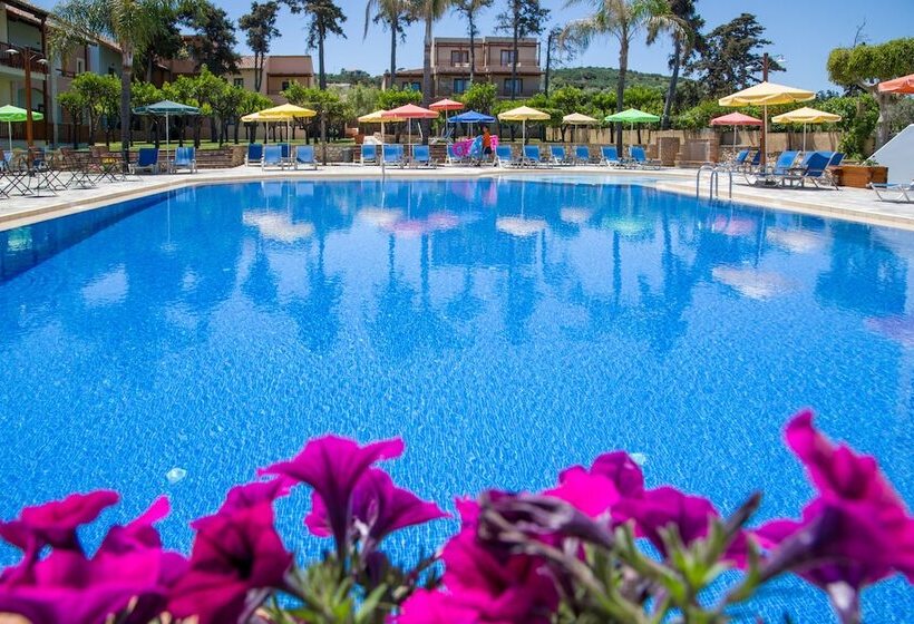 Fotos del hotel Omega Platanias Hotel Village:  7