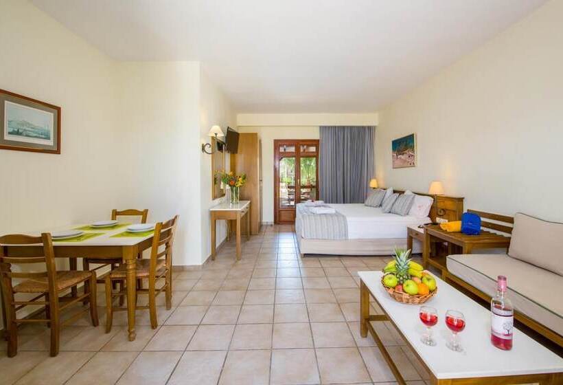 Fotos del hotel Omega Platanias Hotel Village:  18