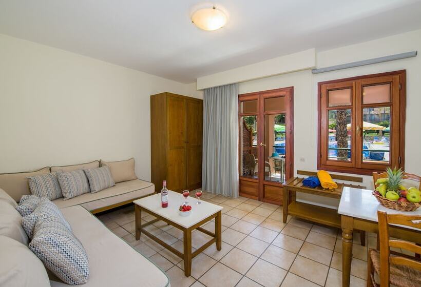 Fotos del hotel Omega Platanias Hotel Village:  15