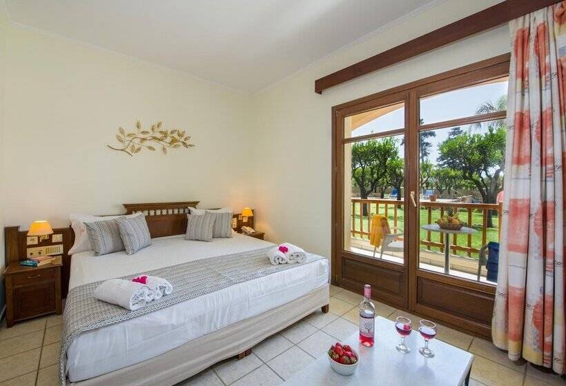 Fotos del hotel Omega Platanias Hotel Village:  24