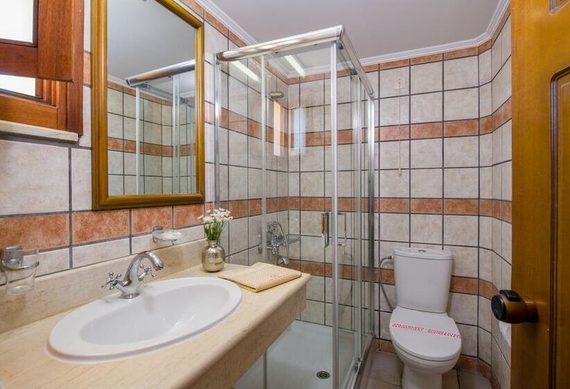 Fotos del hotel Omega Platanias Hotel Village:  16