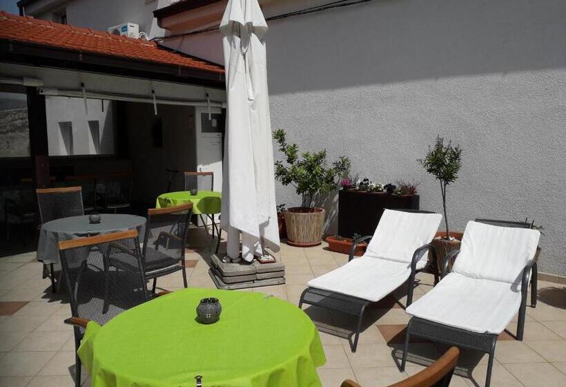 Fotos del hotel Guest House Klaudija:  2