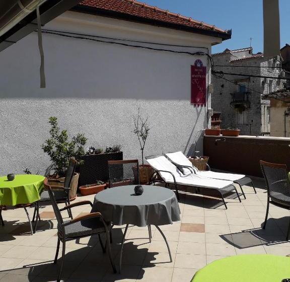 Fotos del hotel Guest House Klaudija:  8