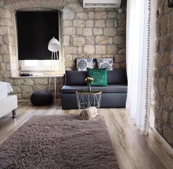 Fotos del hotel Guest House Klaudija:  9