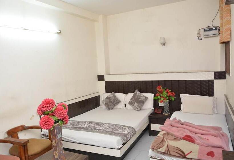 Fotos del hotel Yatri International:  13