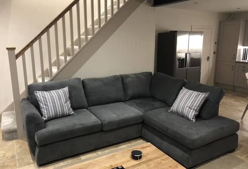 Camerton Inn Cottage