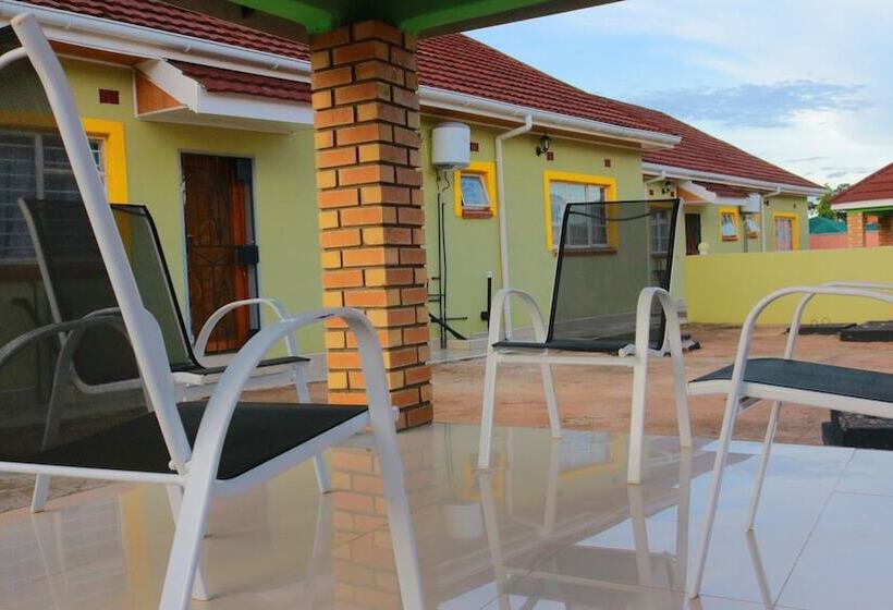 Fotos del hotel Km Executive Lodge:  5