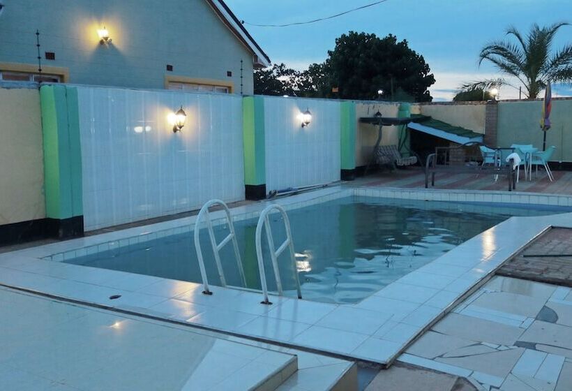 Fotos del hotel Km Executive Lodge:  2