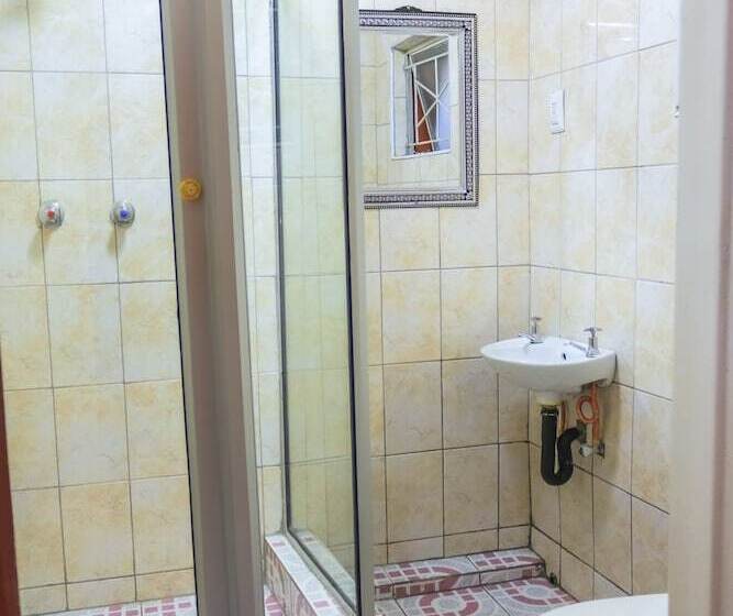 Fotos del hotel Km Executive Lodge:  7