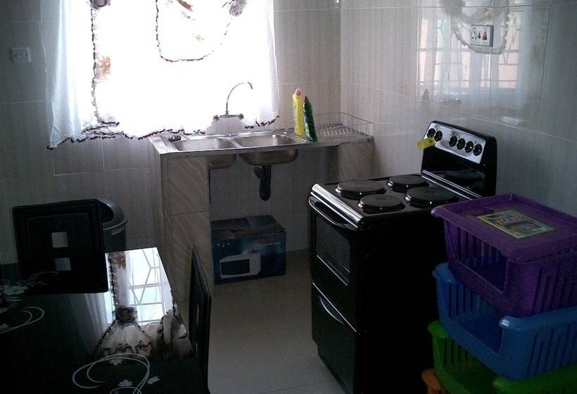 Fotos del hotel Km Executive Lodge:  6