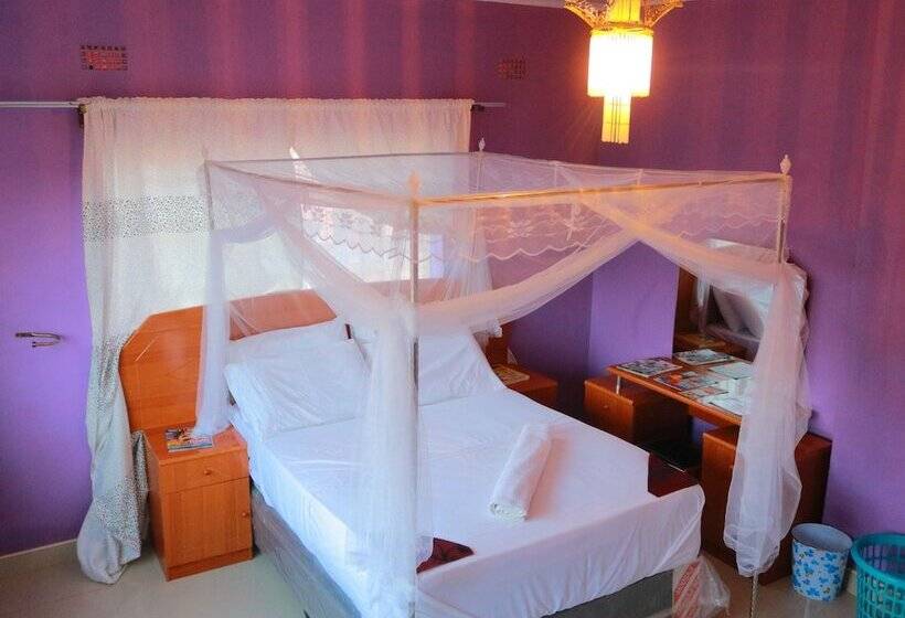 Fotos del hotel Km Executive Lodge:  14