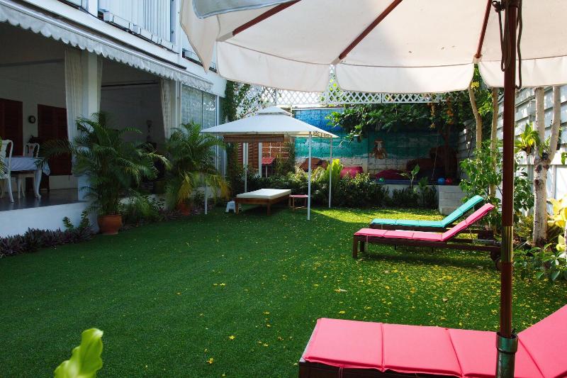 Fotos del hotel Barefeet Naturist Resort:  3