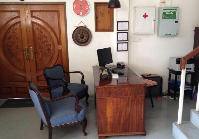 Fotos del hotel Barefeet Naturist Resort:  10