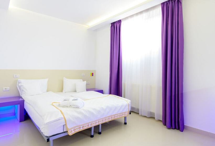 Fotos del hotel Christina Plus:  9