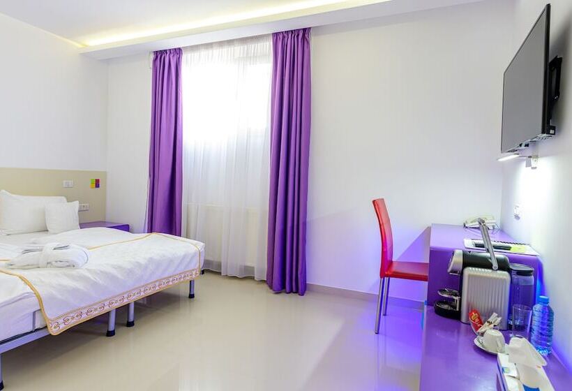 Fotos del hotel Christina Plus:  23