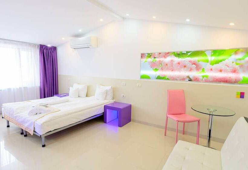 Fotos del hotel Christina Plus:  24