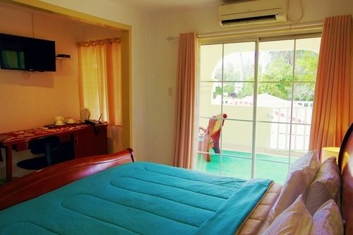 Robyanne S Lodge & Restaurant