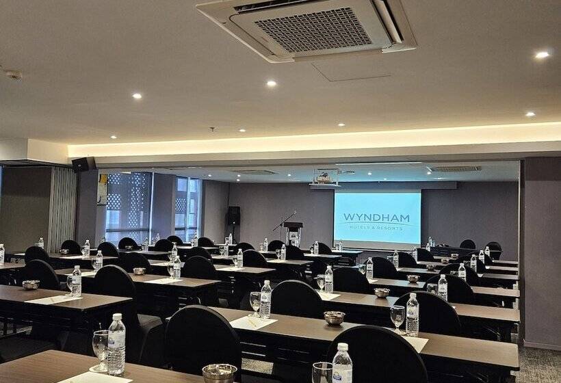 Fotos del hotel Days  & Suites By Wyndham Fraser Business Park Kl:  25