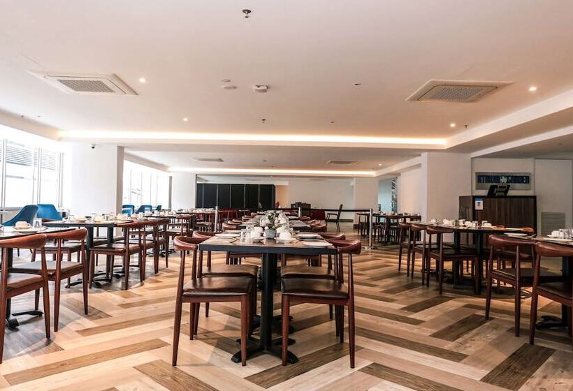 Fotos del hotel Days  & Suites By Wyndham Fraser Business Park Kl:  19