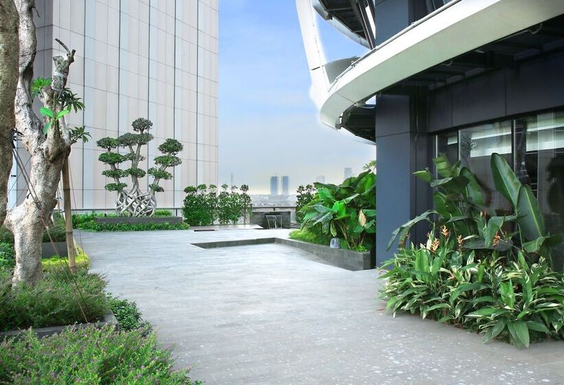 Fotos del hotel Jhl Solitaire Gading Serpong:  3