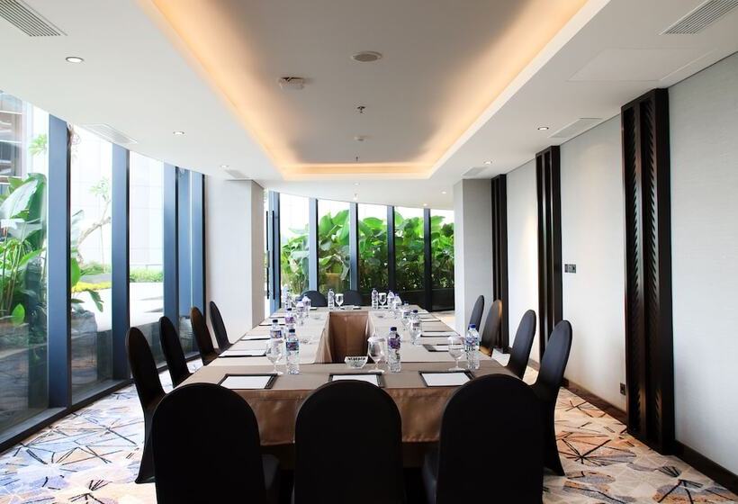 Fotos del hotel Jhl Solitaire Gading Serpong:  4