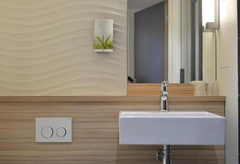 Fotos del hotel Campanile Paris  Clichy Centre:  2