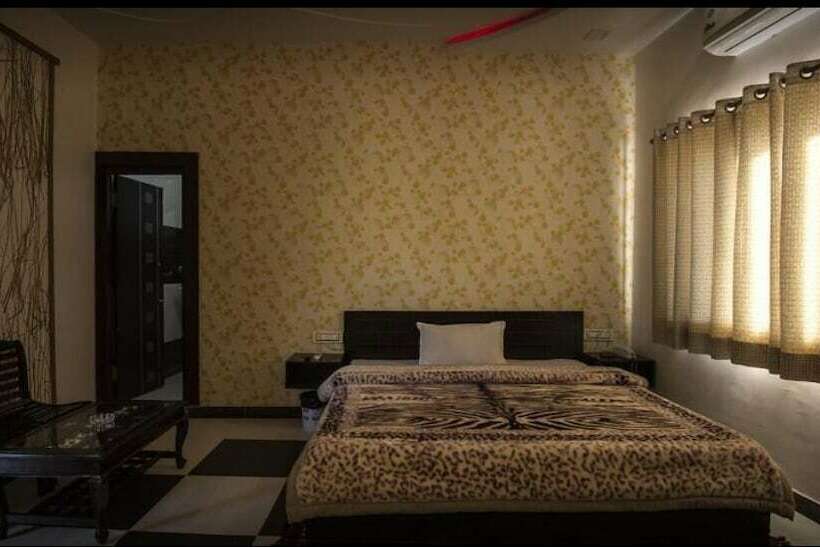 Fotos del hotel Royal Rawat Palace:  3