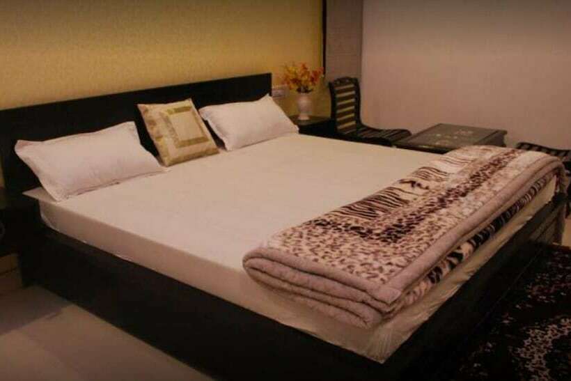 Fotos del hotel Royal Rawat Palace:  4