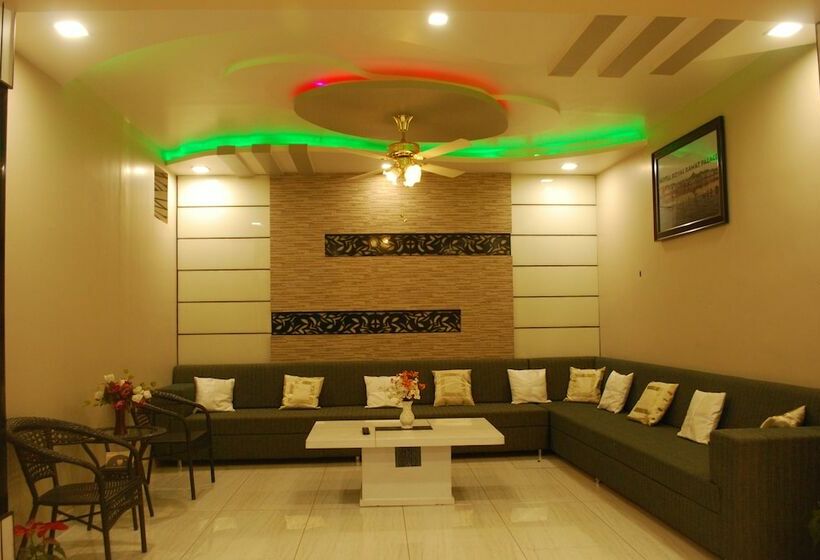 Fotos del hotel Royal Rawat Palace:  11