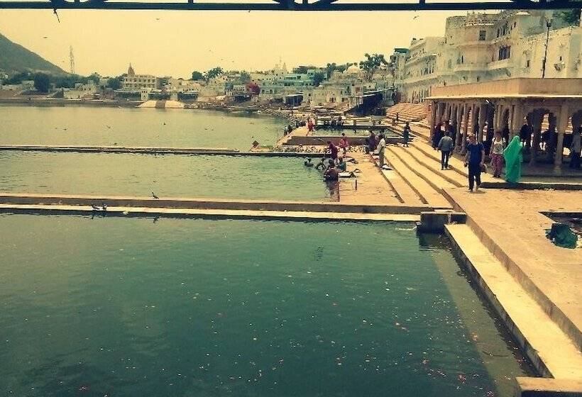 Fotos del hotel Royal Rawat Palace:  17