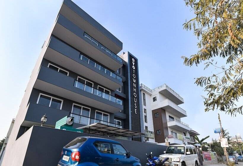 Fotos del hotel Oyo Townhouse 079 Sector 46:  2