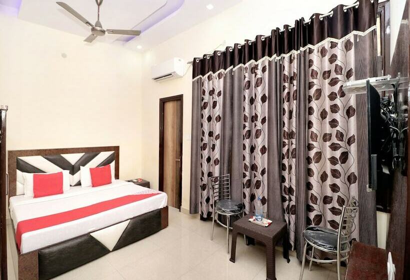 Fotos del hotel Oyo 16494 Dhunna Guest House:  7