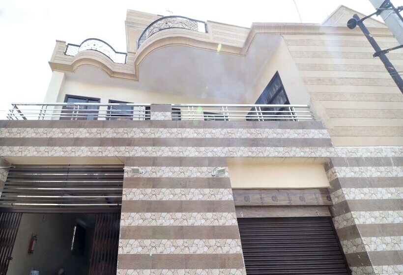 Fotos del hotel Oyo 16494 Dhunna Guest House:  15