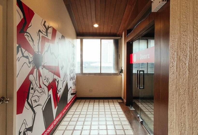 Fotos del hotel Reddoorz Premium Near Greenbelt Makati  Vaccinated Staff:  12