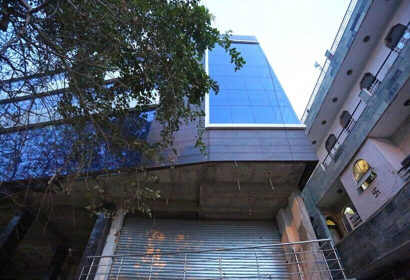 Oyo 11952 Hotel Royal India